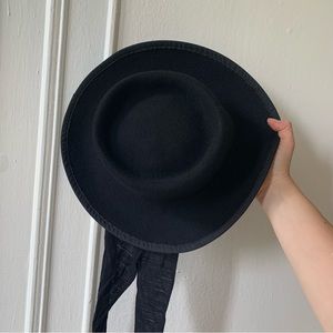 Clyde Wide Brim Gaucho Hat w. Neck Scarf